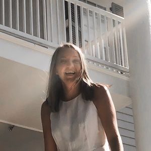 Meet your Posher, Holly